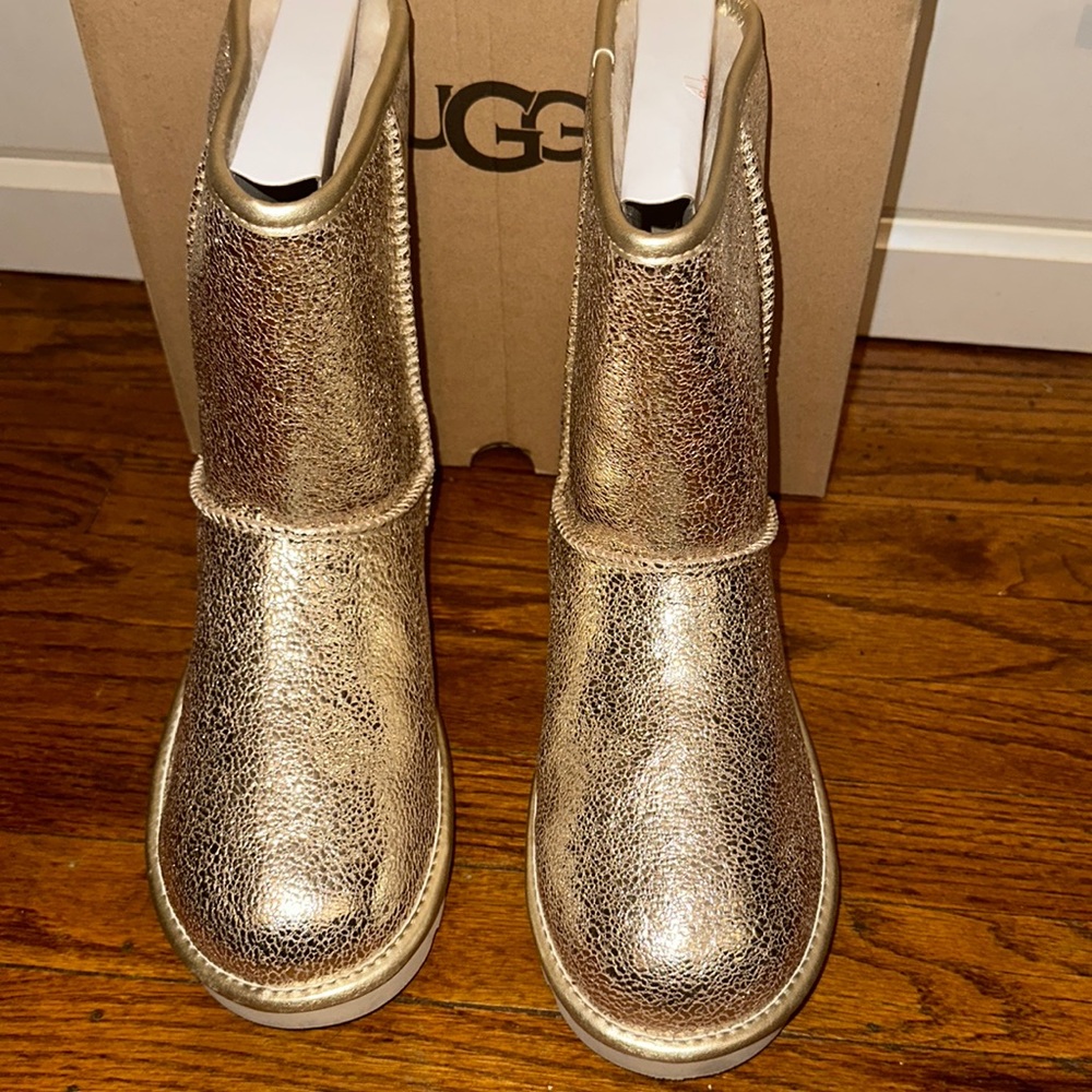 Gold classic ugg